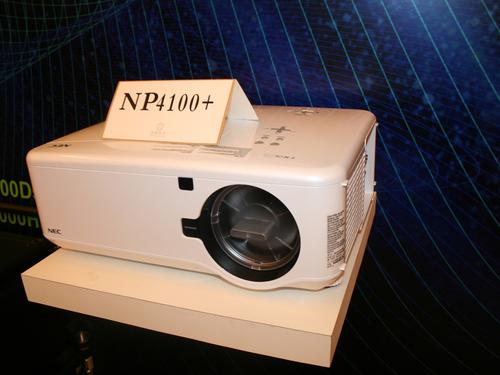 赠iPhone 4S NEC NP4100+投影不足6万